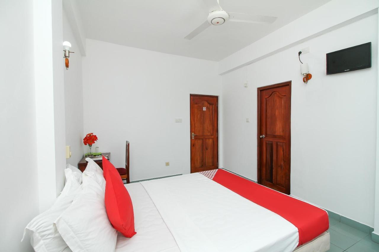 Oyo 290 Night Station Hotel Panadura Exterior foto
